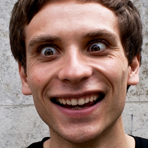 Daniel_Simonsen_-_crazy_face_colour_high_res.jpg